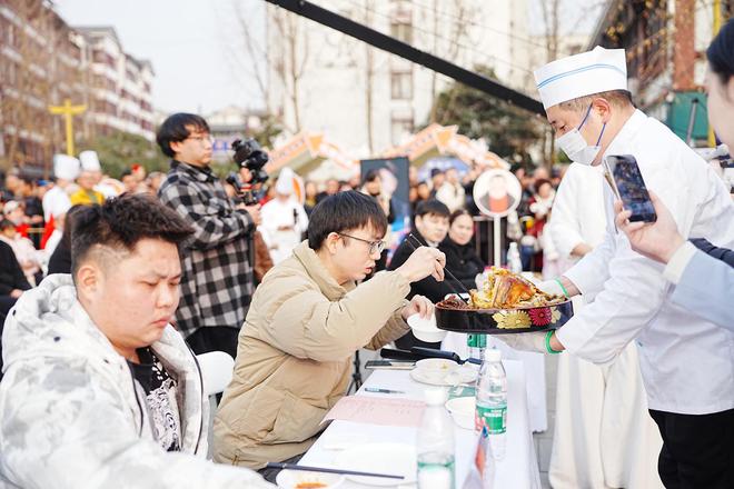 鸡王争霸再凶的鸡来了温江也只有凉拌(图19)